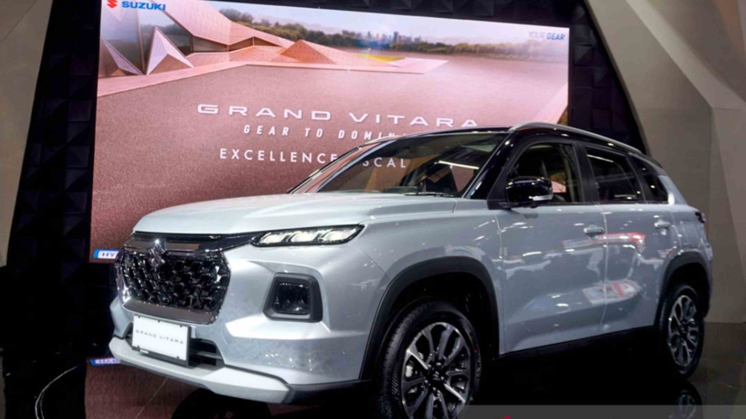 Maruti की grand vitara क्या है इस गाड़ी मै खास आईए जानते है इसकी कीमत ओर परफोर्मेंस के बारे में।